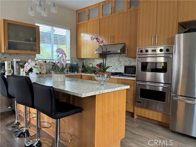 1018 La Presa Dr - Photo 2 of 8