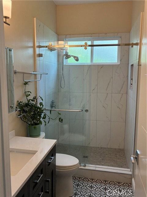 1018 La Presa Dr - Photo 4 of 8