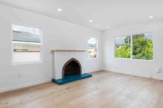 180 W Harriet St - Photo 3 of 8