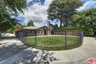 15601 Morrison St - Photo 2 of 8
