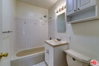 15601 Morrison St - Photo 7 of 8
