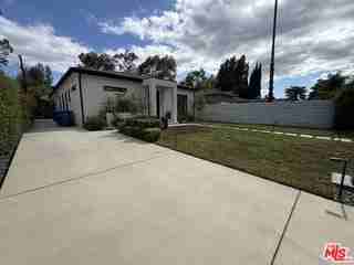 15122 Morrison St - Photo 2 of 7