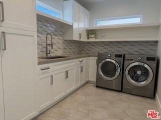 15122 Morrison St - Photo 3 of 7