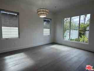 15122 Morrison St - Photo 7 of 7