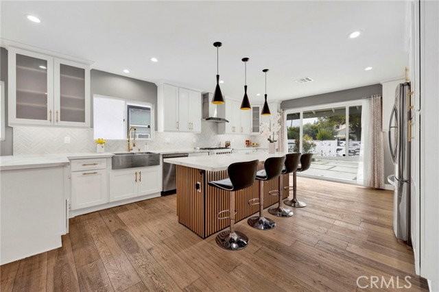 4912 Alonzo Ave - Photo 2 of 8