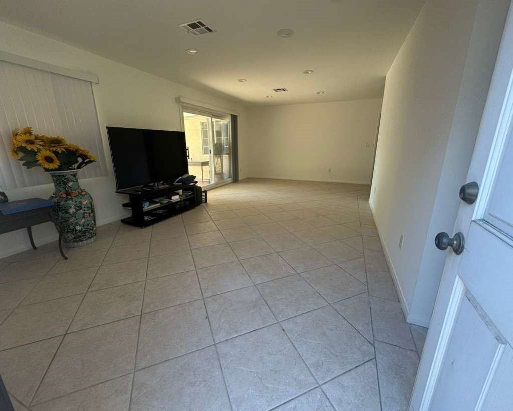 6152 Tony Ave - Photo 3 of 8