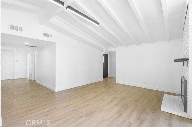 20321 Hamlin St - Photo 3 of 8