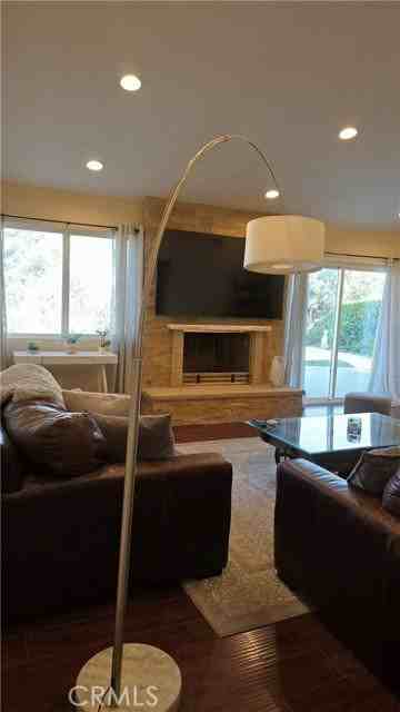 5966 Rod Ave - Photo 4 of 8