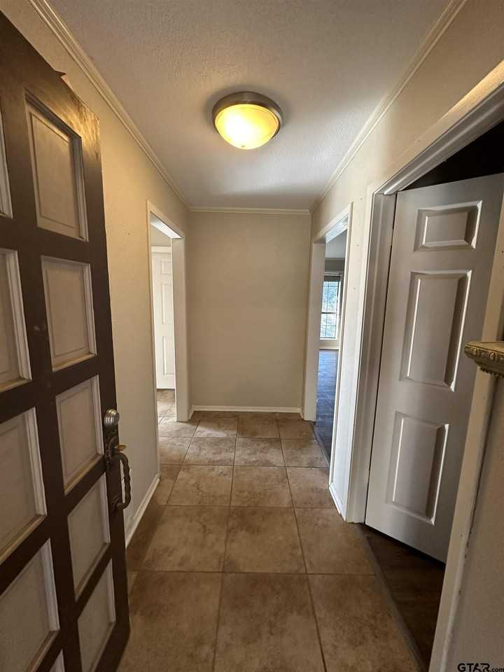 1600 Timber Creek Dr - Photo 4 of 33