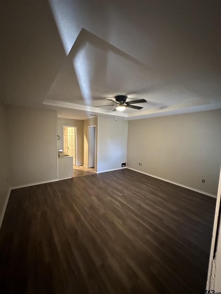 1600 Timber Creek Dr - Photo 5 of 33