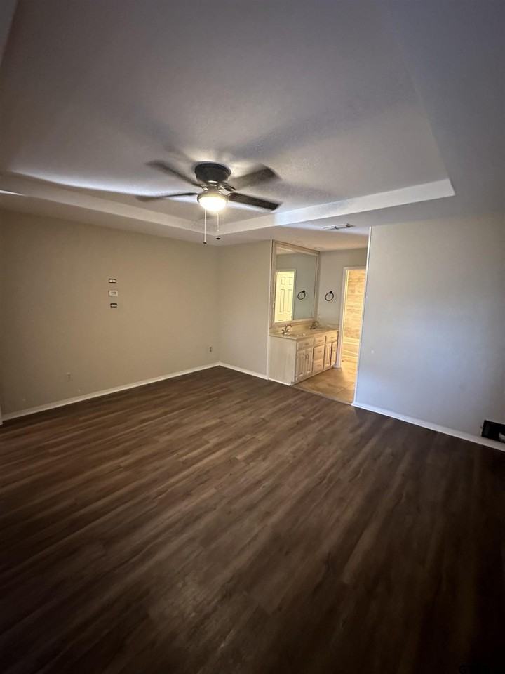 1600 Timber Creek Dr - Photo 6 of 33