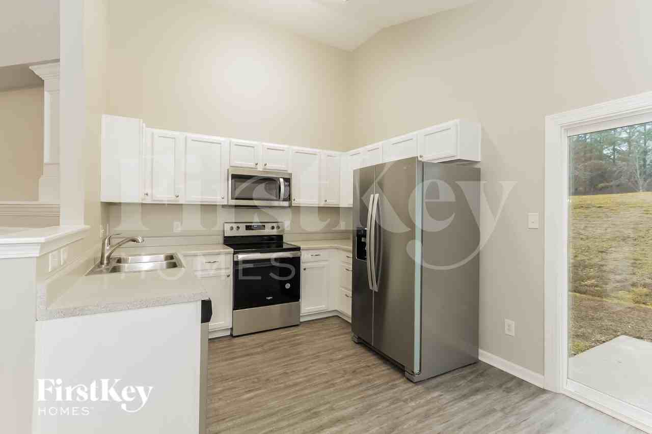 7307 Woodbourne Ln - Photo 7 of 16