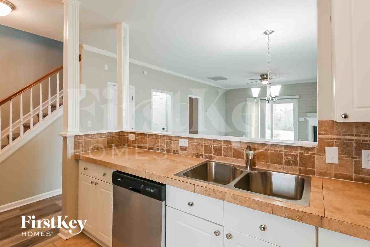2209 Castle Pines Dr - Photo 6 of 15