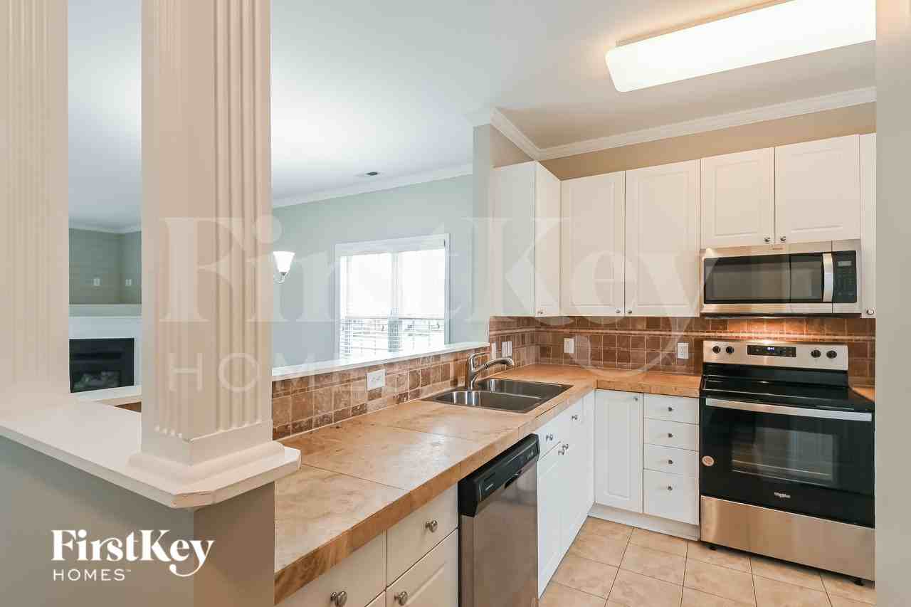 2209 Castle Pines Dr - Photo 7 of 15
