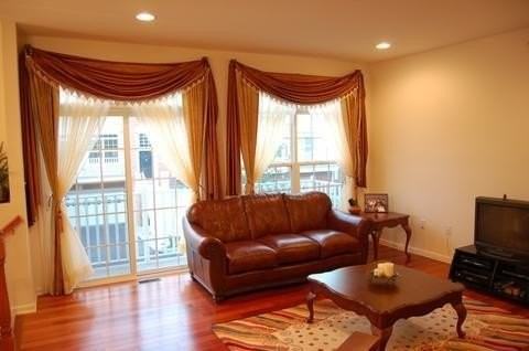 5 Carpenter Ct - Photo 4 of 8
