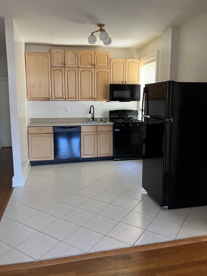 6209 Kennedy Blvd E #3AN - Photo 3 of 12