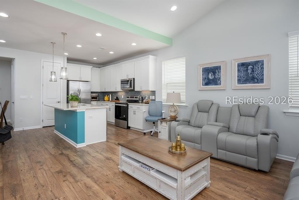 198 Sandbar Ln - Photo 4 of 42