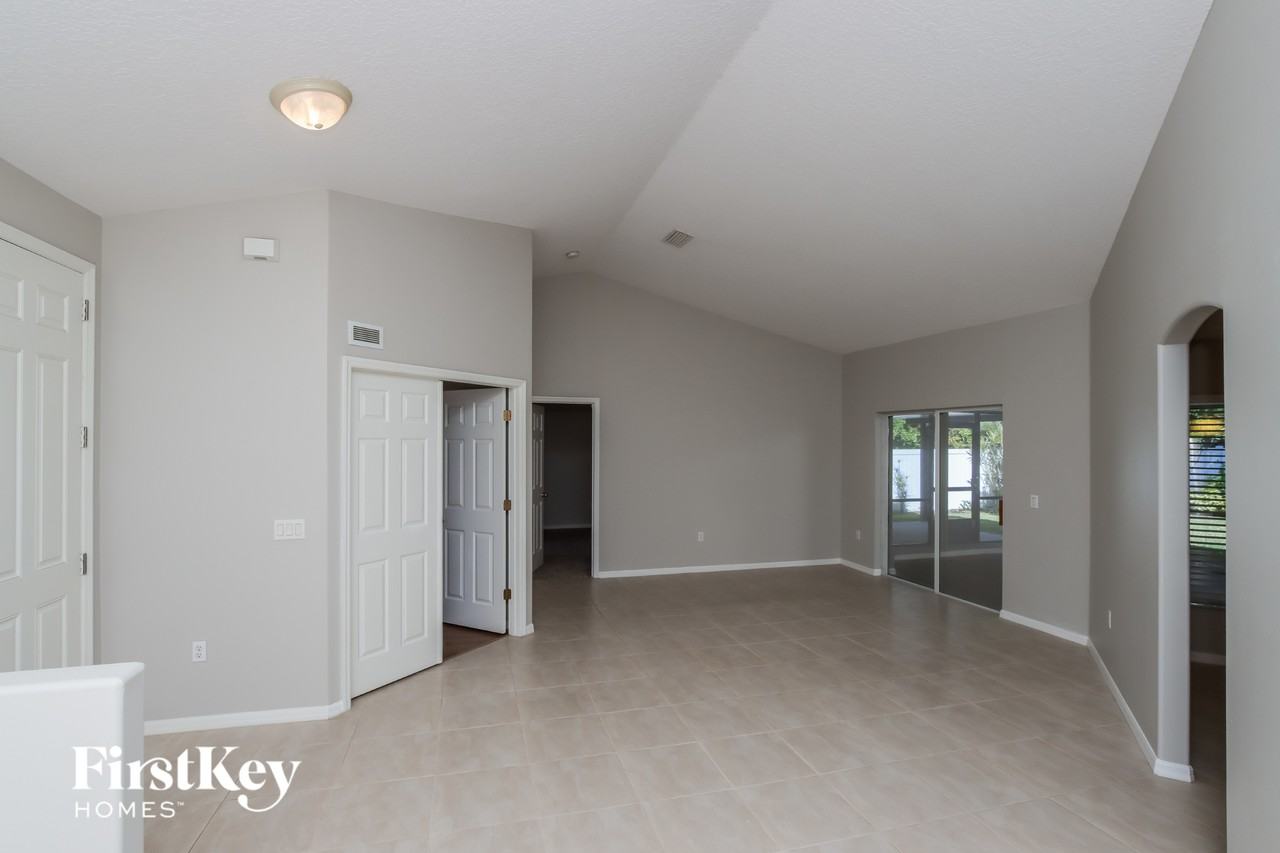 1347 Armory Dr Ne - Photo 4 of 15