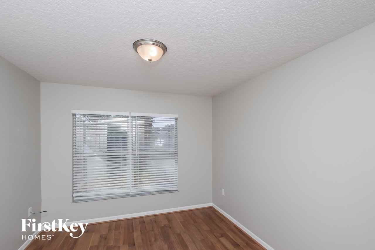 1347 Armory Dr Ne - Photo 5 of 15