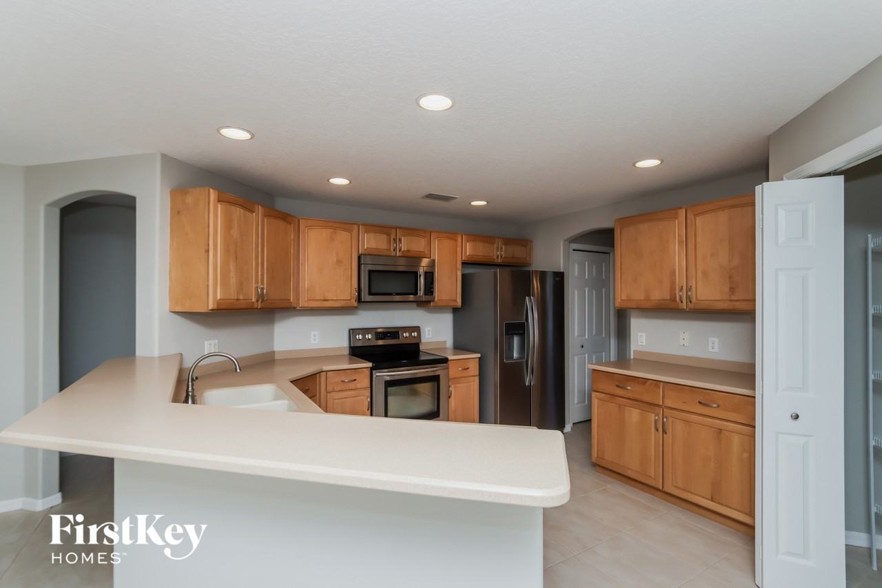 1347 Armory Dr Ne - Photo 6 of 15