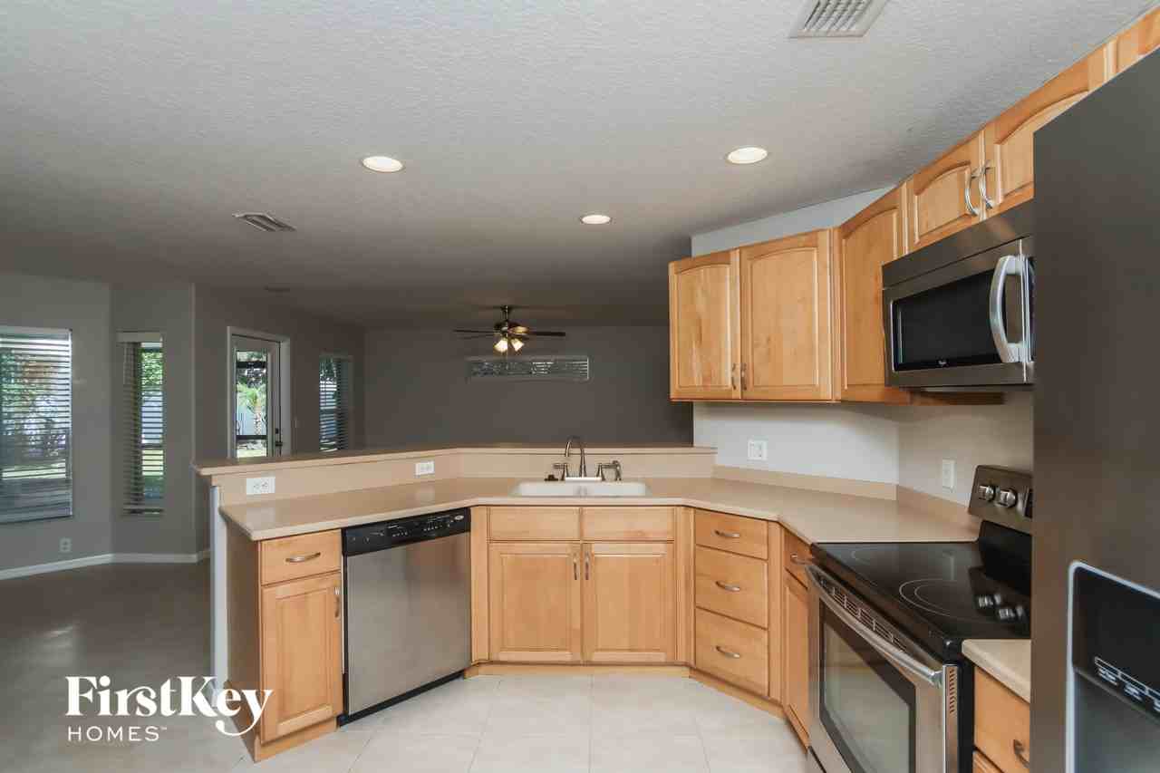1347 Armory Dr Ne - Photo 7 of 15
