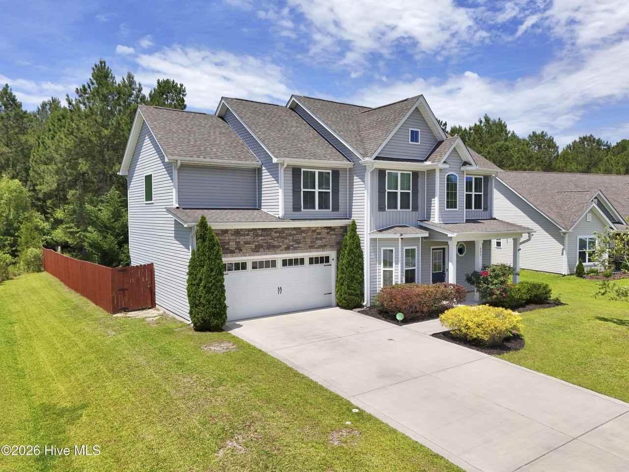405 Belhaven Ct - Photo 6 of 50
