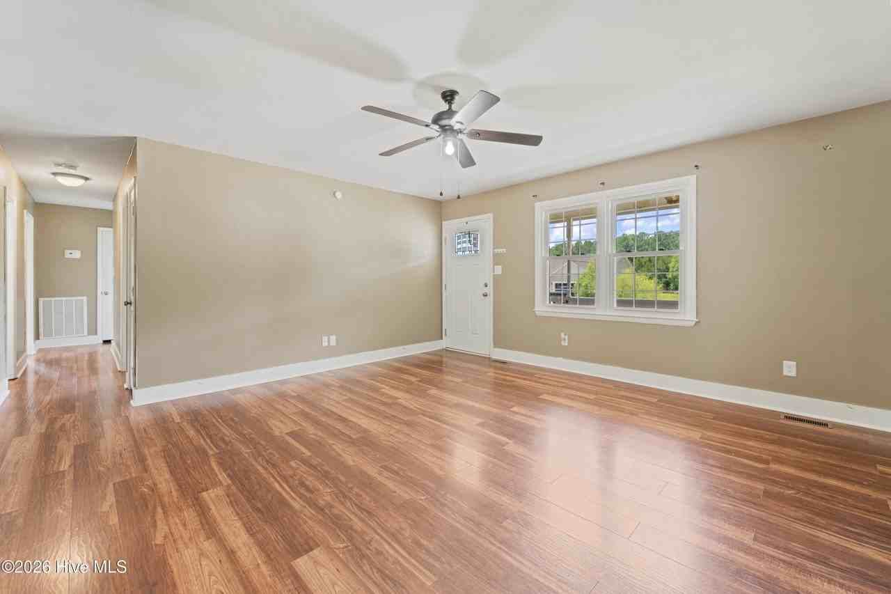 108 Quail Hollow Dr - Photo 4 of 20