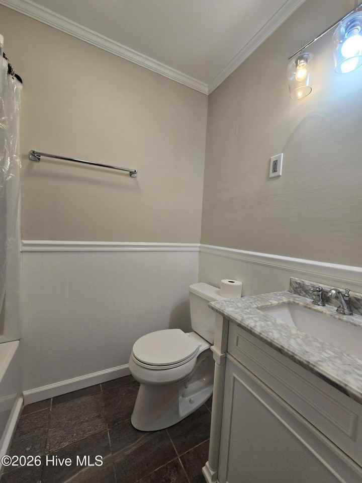 1805 Castleton Ct - Photo 7 of 19