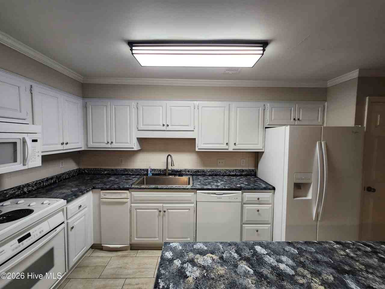 624 Crown Point Dr - Photo 7 of 22