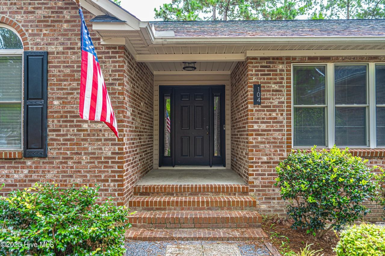104 Juniper Creek Blvd - Photo 3 of 48