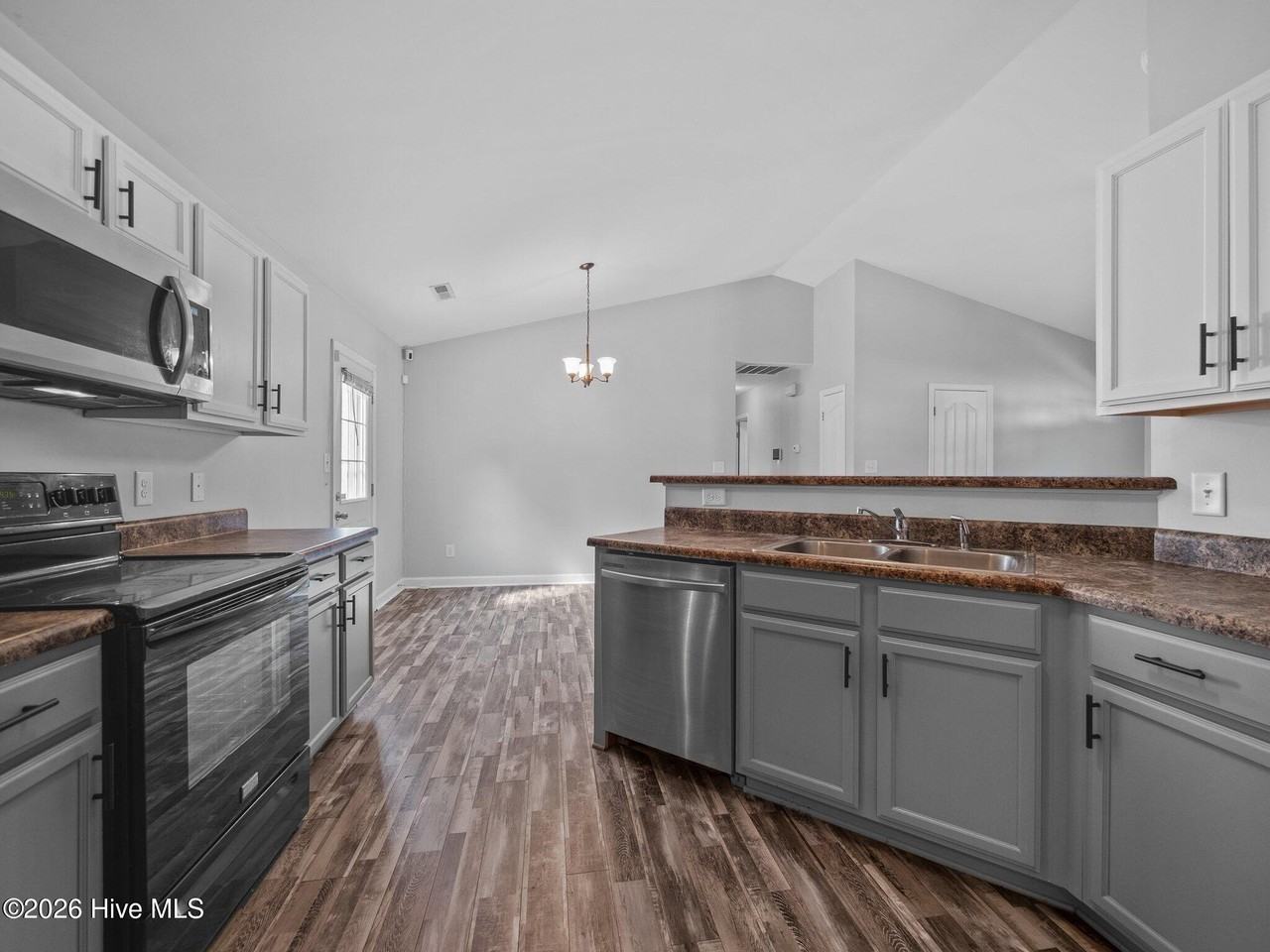 312 Reid Ct N - Photo 5 of 22