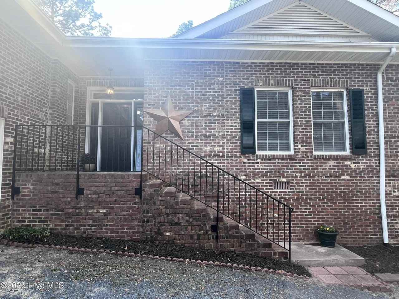736 Ginseng Dr - Photo 2 of 27