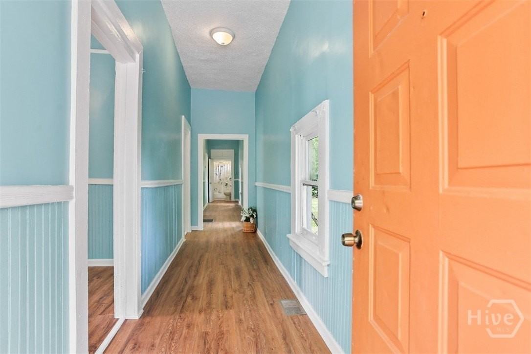 917 Elliott Ave - Photo 3 of 26