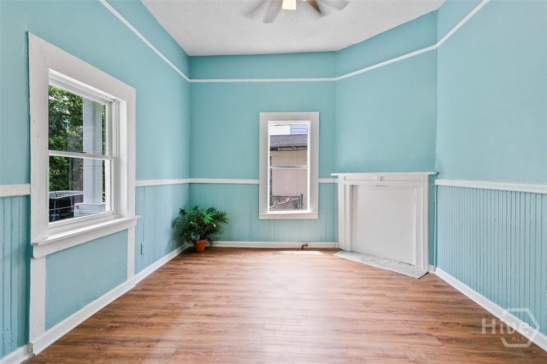 917 Elliott Ave - Photo 4 of 26