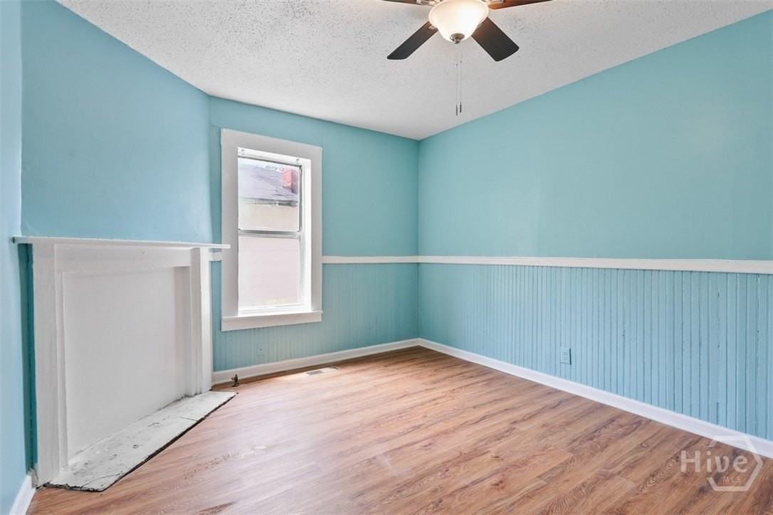 917 Elliott Ave - Photo 6 of 26