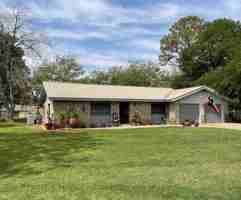 featured image of 215 Flamingo Cir