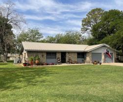 215 Flamingo Cir - Photo 1 of 1