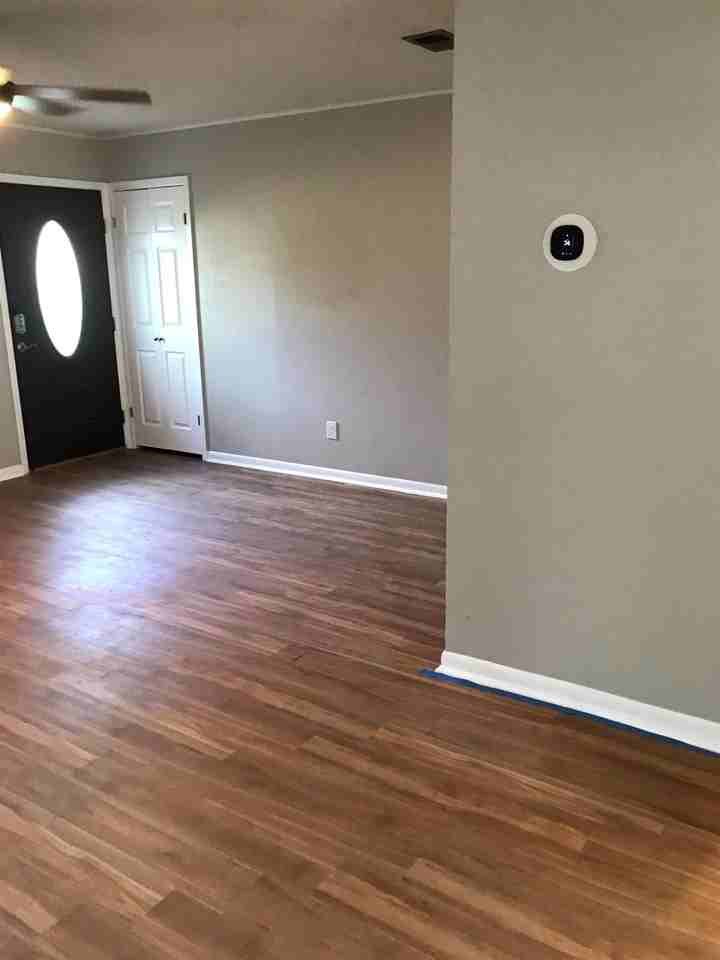 215 Flamingo Cir - Photo 2 of 9