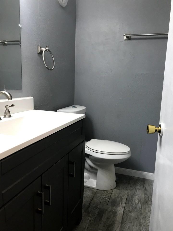 215 Flamingo Cir - Photo 7 of 9