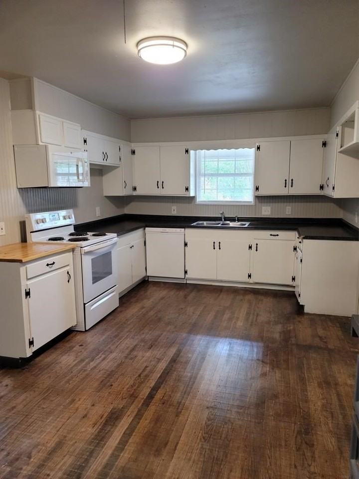 610 Rees St - Photo 4 of 7