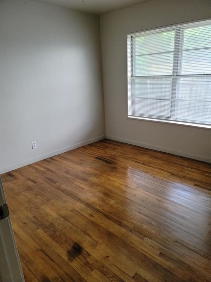 610 Rees St - Photo 5 of 7