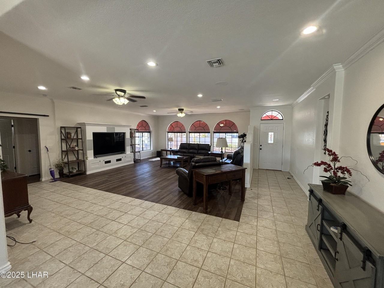 1916 Chip Dr - Photo 3 of 28