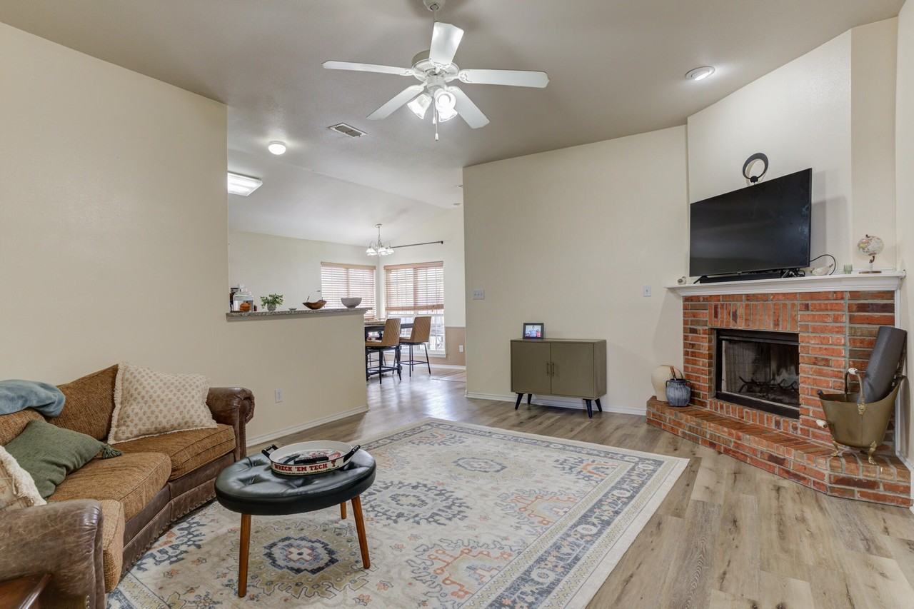 5729 106th St - Photo 5 of 25