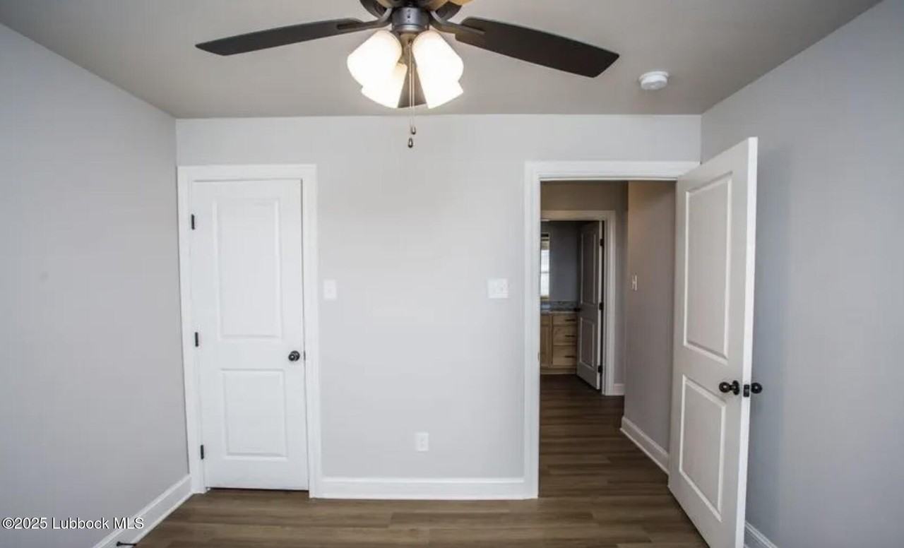 2536 137th St - Photo 5 of 16