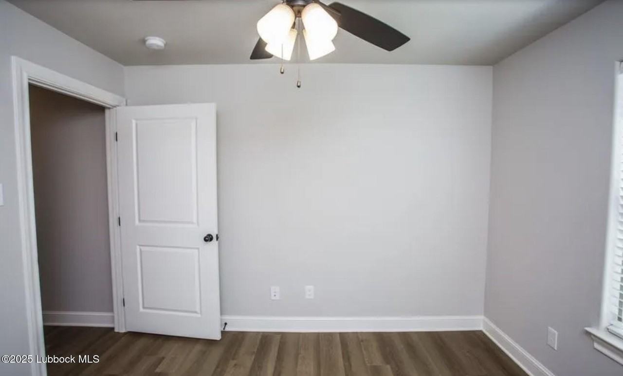 2536 137th St - Photo 6 of 16