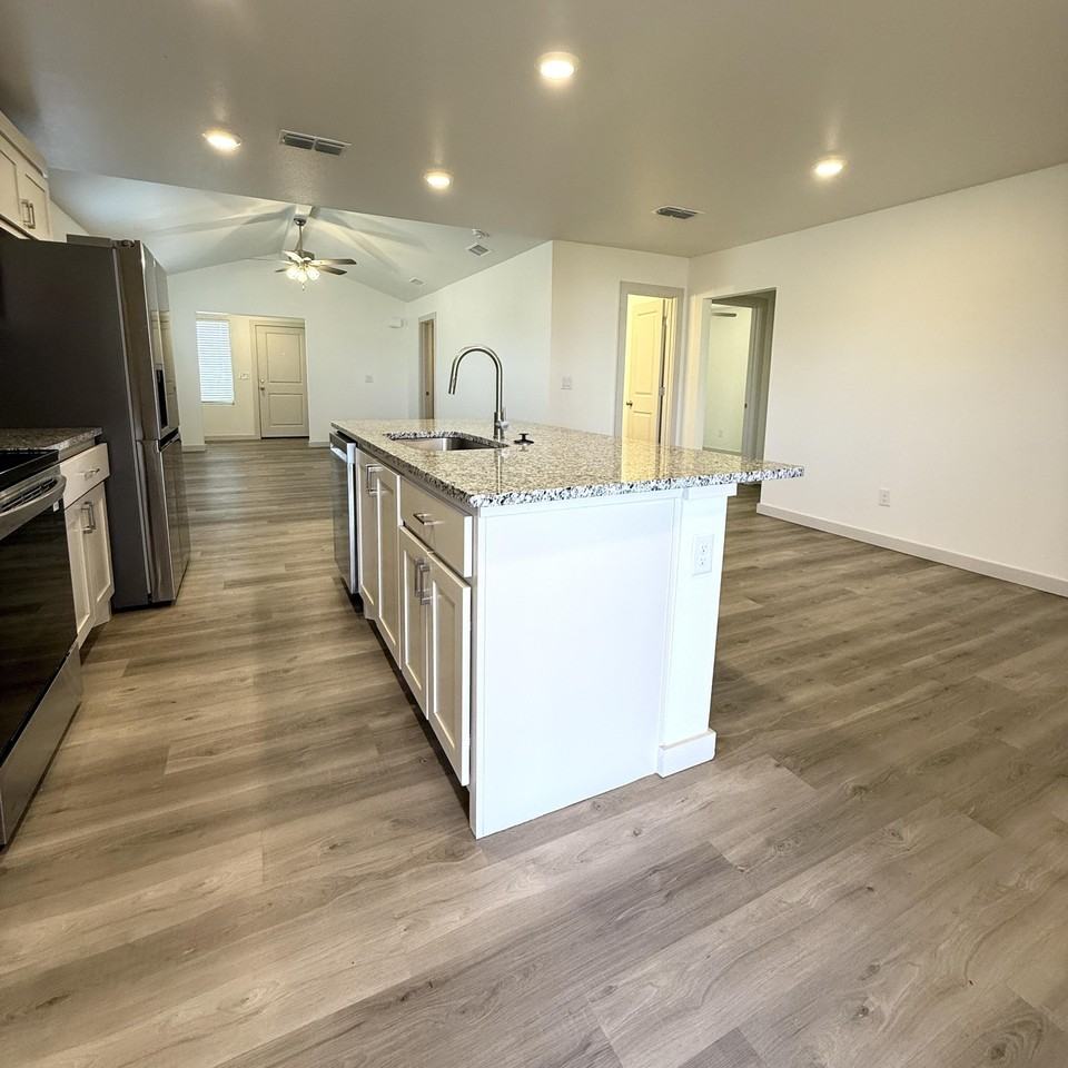 7702 Elm Ave - Photo 4 of 17