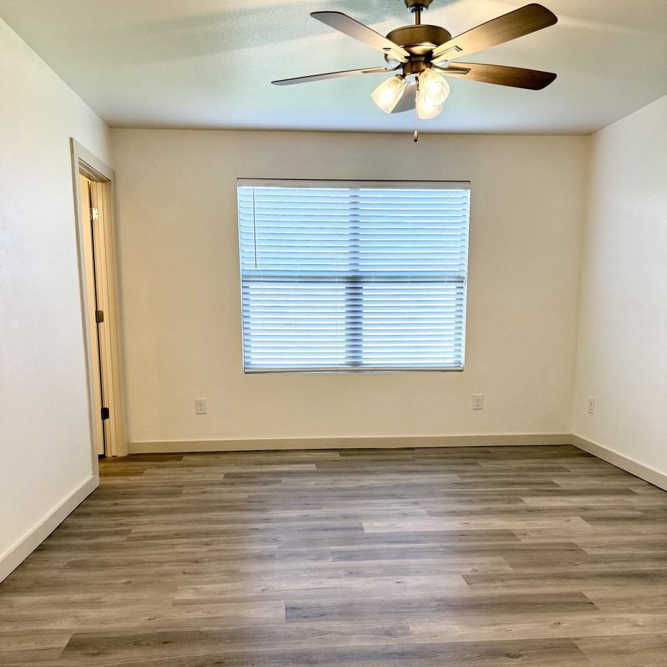 7702 Elm Ave - Photo 5 of 17
