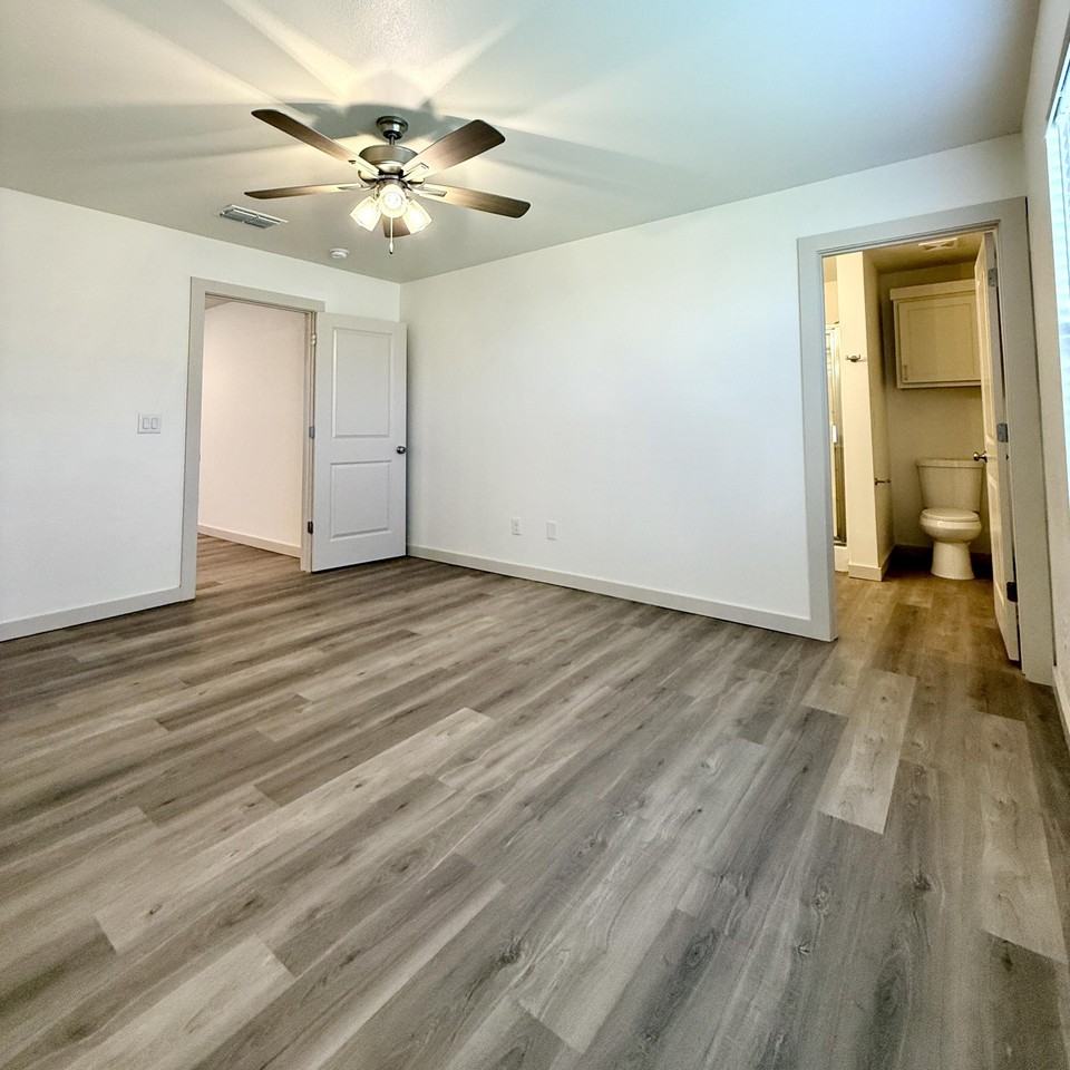 7702 Elm Ave - Photo 6 of 17