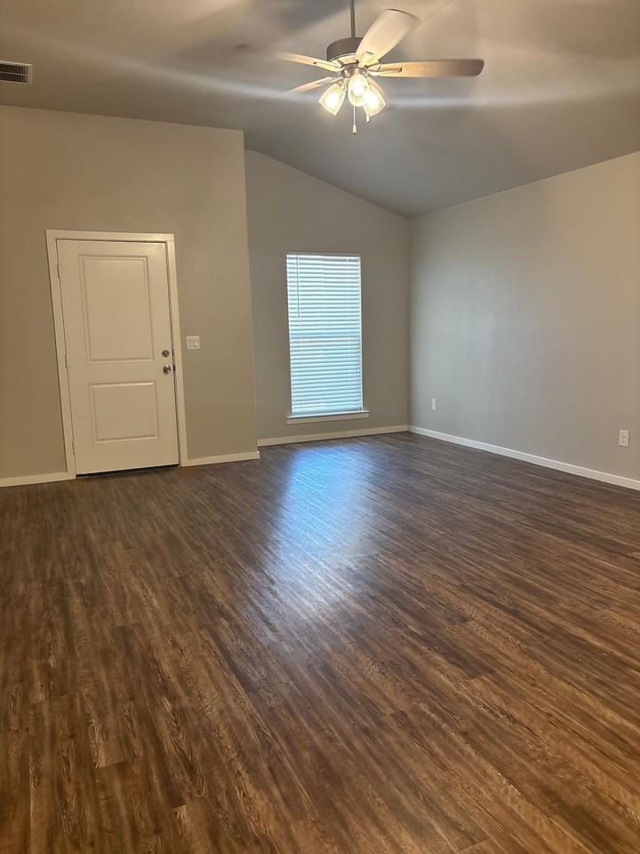2125 Kirksey Ave - Photo 2 of 10