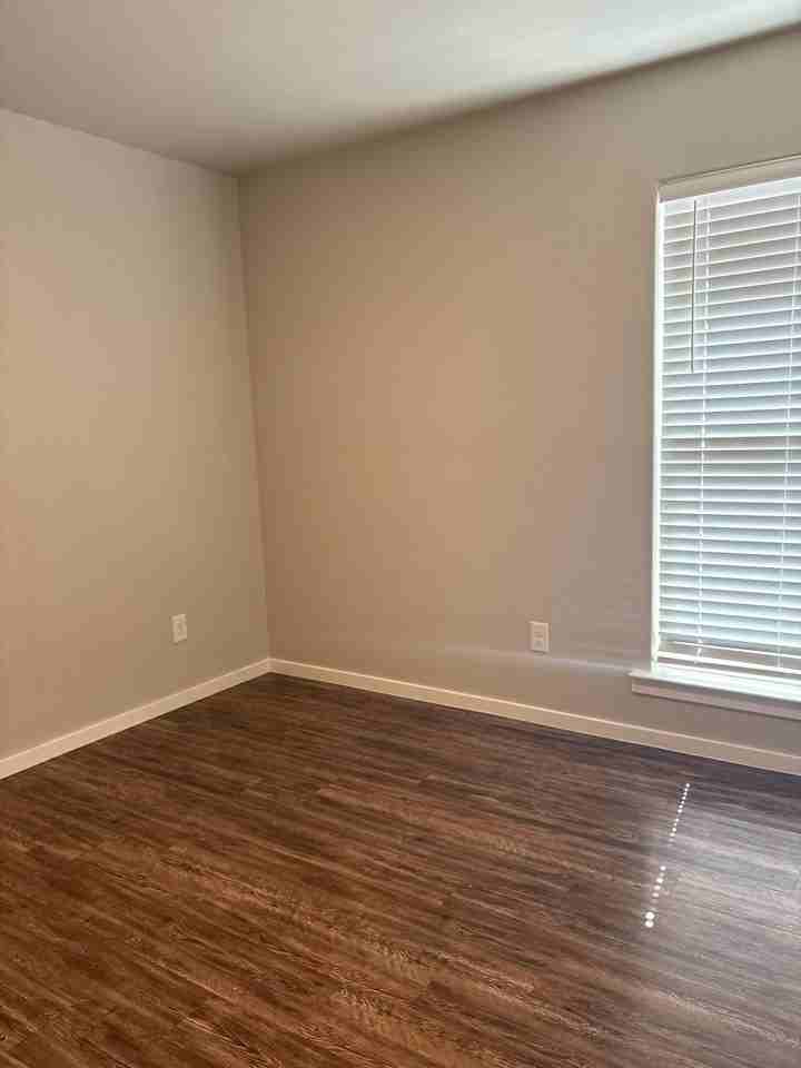 2125 Kirksey Ave - Photo 4 of 10